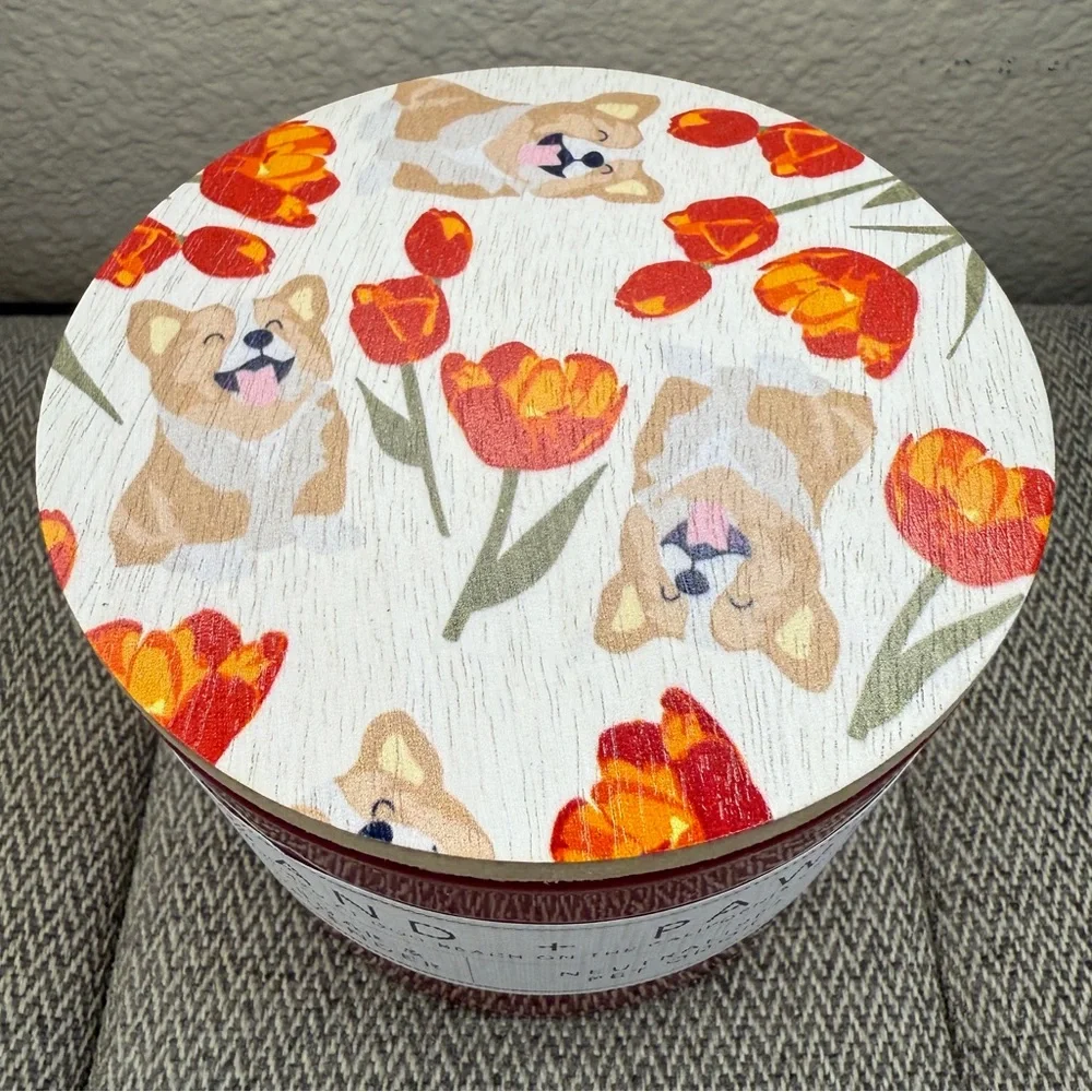 Sand + Paws Odor Neutralizing Scented Candle- Cedar and Lavender, 12oz, 2 Wick - Picture 8 of 11